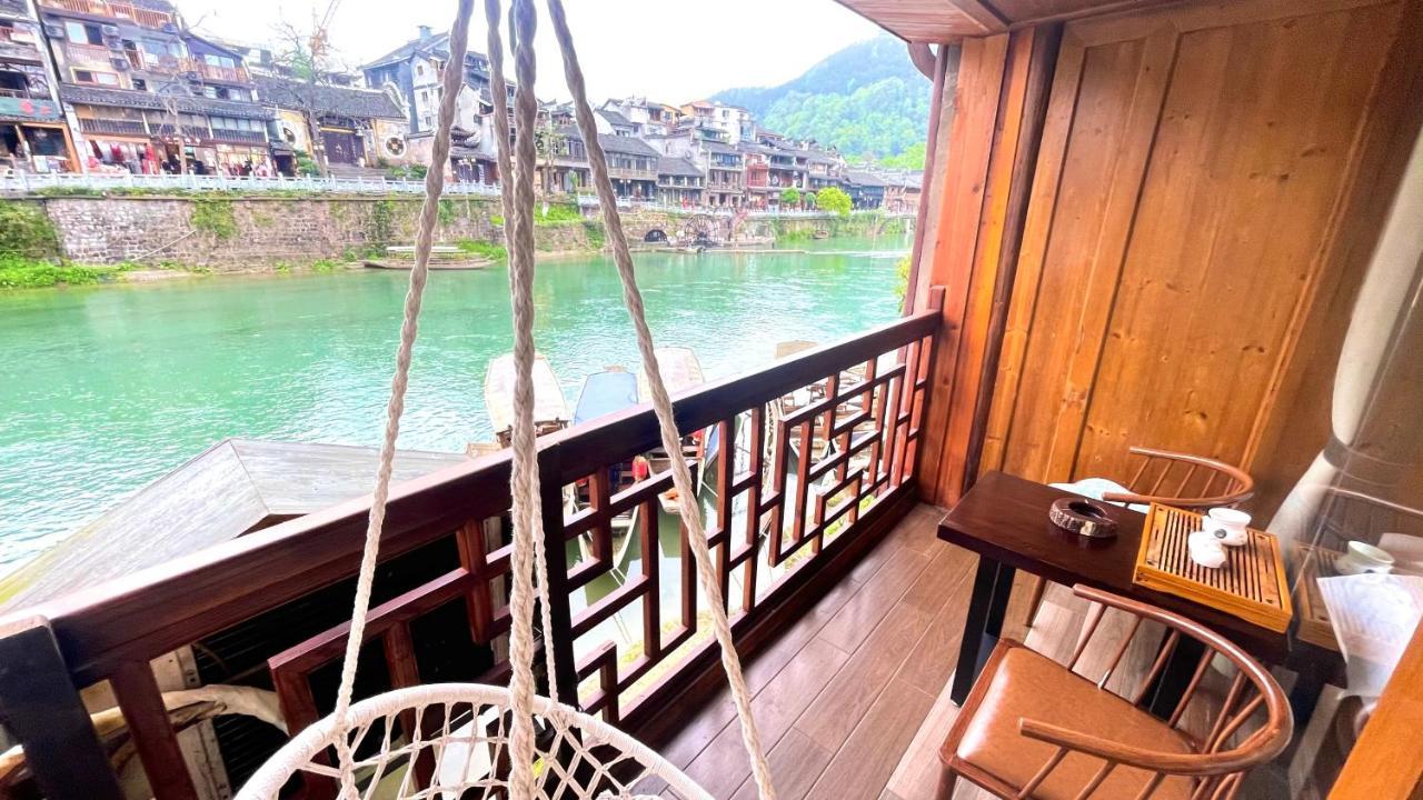 Bian Cheng Xing Zi Inn Fenghuang Esterno foto