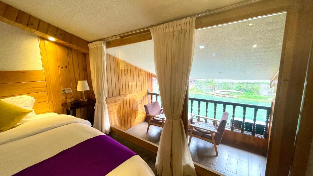 Bian Cheng Xing Zi Inn Fenghuang Esterno foto