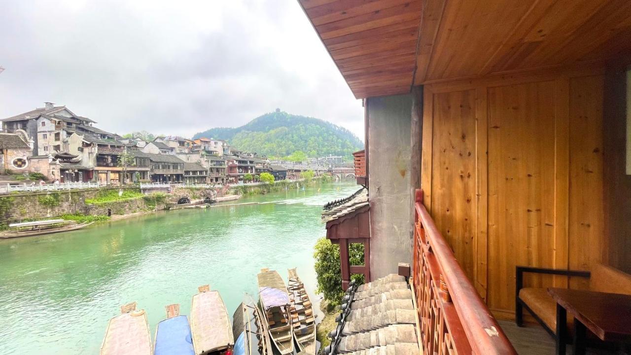 Bian Cheng Xing Zi Inn Fenghuang Esterno foto