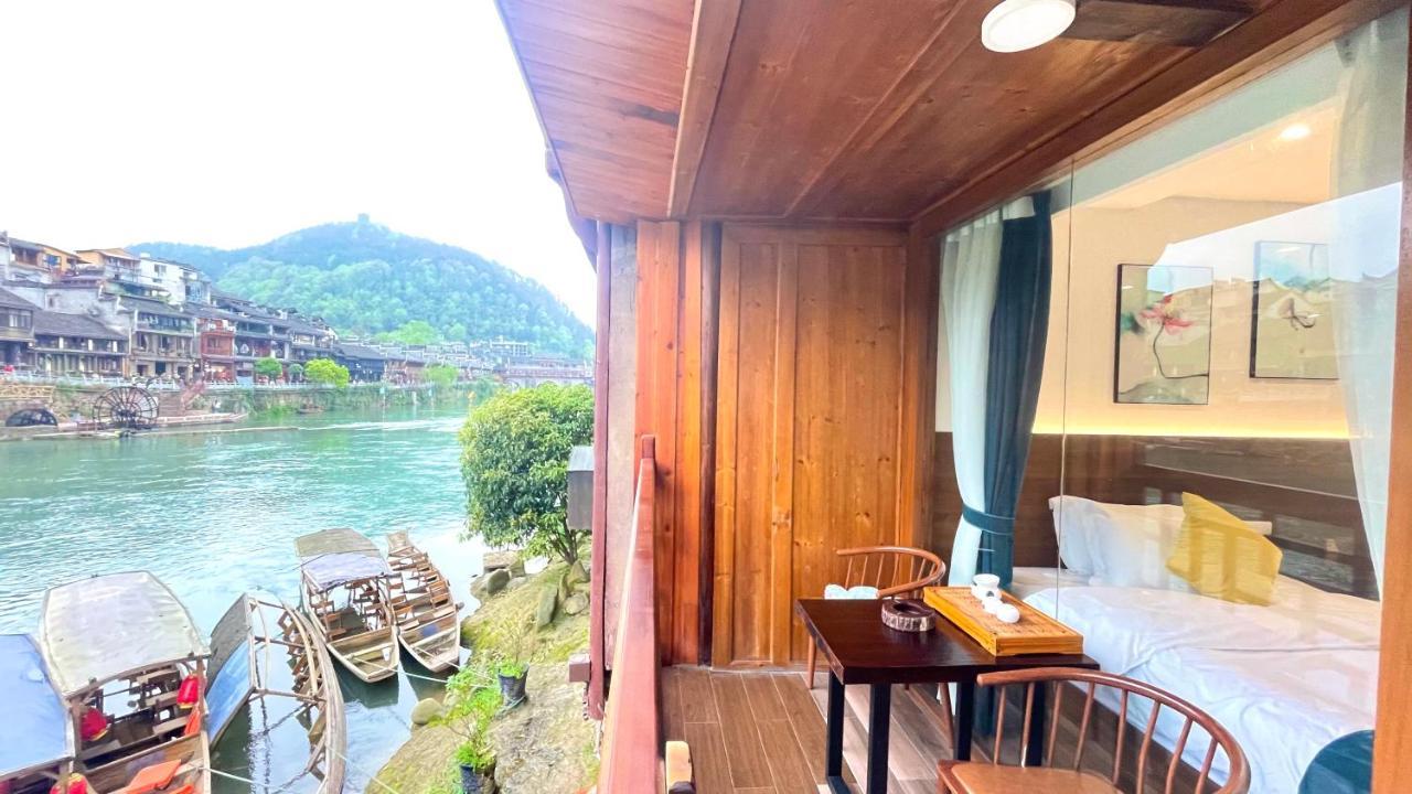 Bian Cheng Xing Zi Inn Fenghuang Esterno foto
