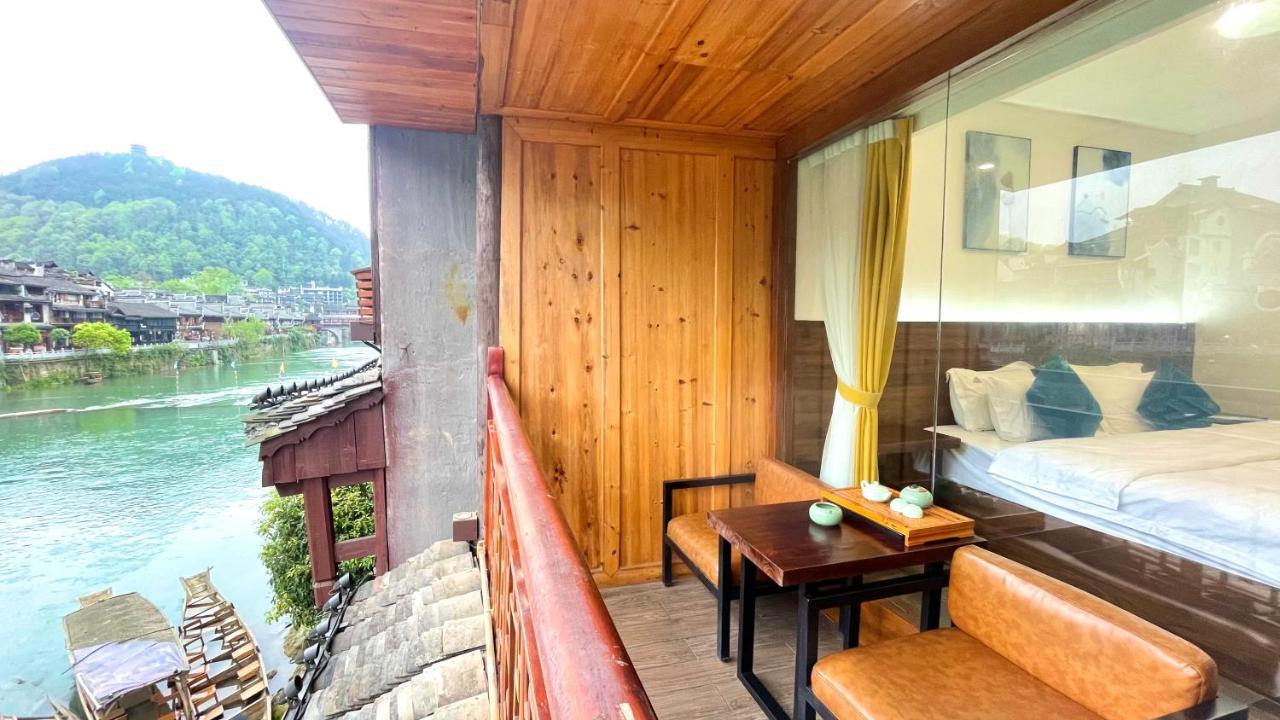 Bian Cheng Xing Zi Inn Fenghuang Esterno foto