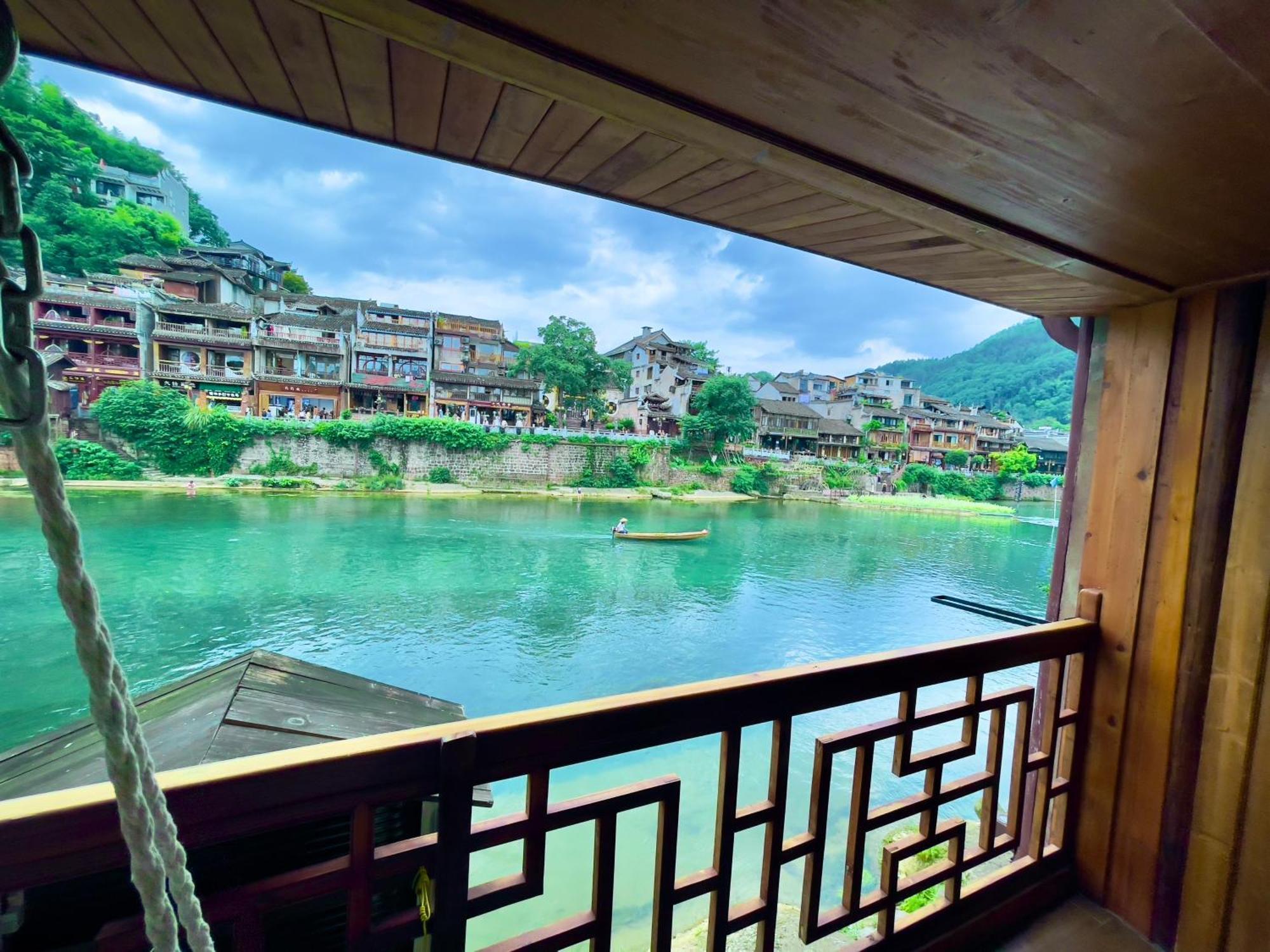 Bian Cheng Xing Zi Inn Fenghuang Esterno foto