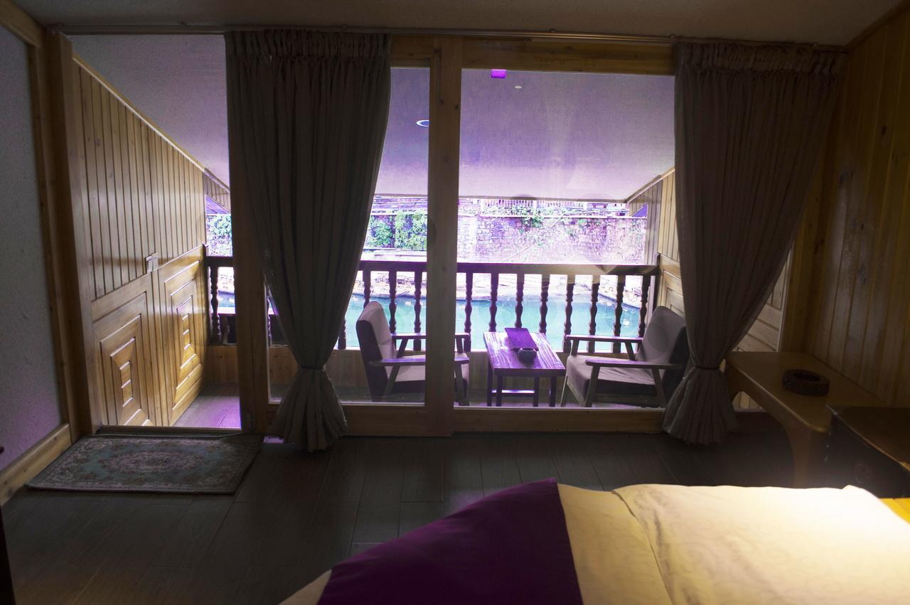Bian Cheng Xing Zi Inn Fenghuang Esterno foto